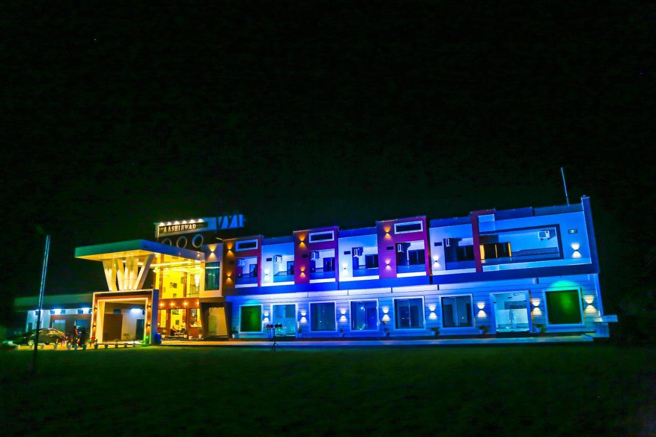 Aashirwad Hotels & Resort Shamgarh Екстер'єр фото