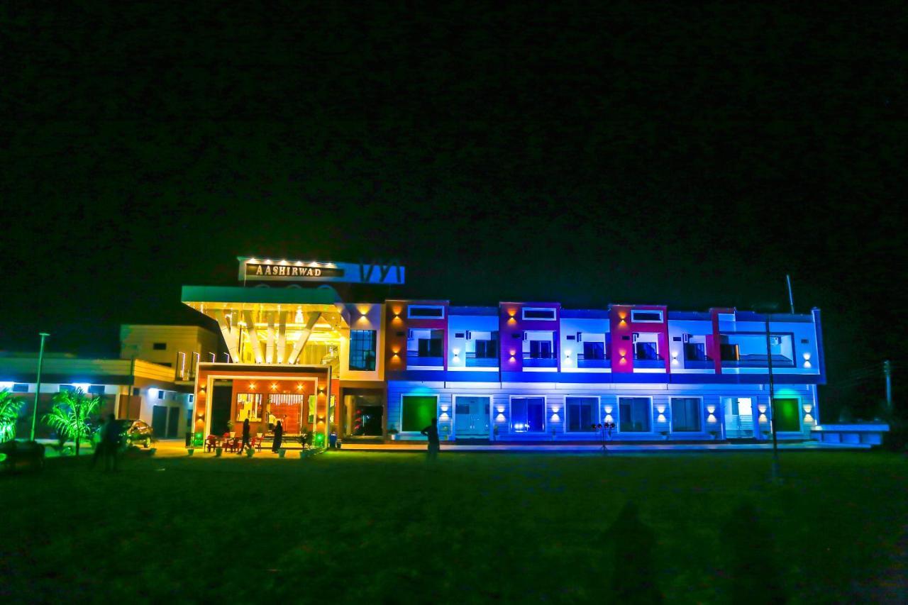 Aashirwad Hotels & Resort Shamgarh Екстер'єр фото